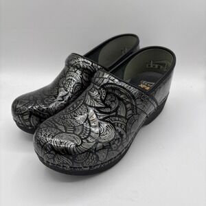 Dansko XP 2.0 Clogs Womens 40 Patent Leather Slip Resistant Professional Shoes